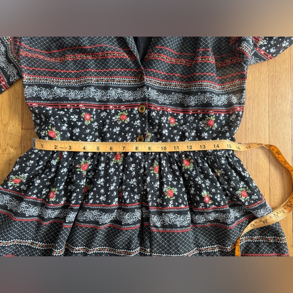 70s Vintage Black Floral Shirtwaist Prairie Dress - Picture 4 of 5